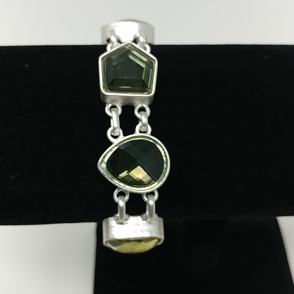NWT TeSori Encases Green Stone Bracelet